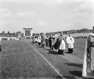 40-jarig Priesterfeest Kardinaal De Jong, Bestanddeelnr 902-9133