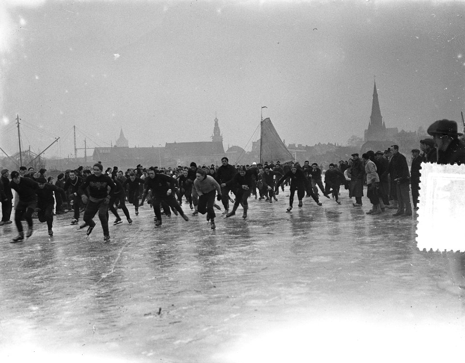4- km schaatsrit Monnickendam Volendam Marken , winnaar Van t Oever, Bestanddeelnr 906-3044