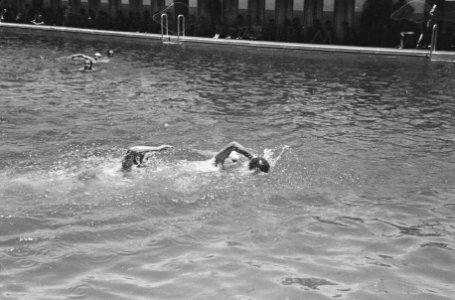 4-daags M.L. Paas Sport Tournooi in Batavia. waterpolo, Bestanddeelnr 1607-2-1