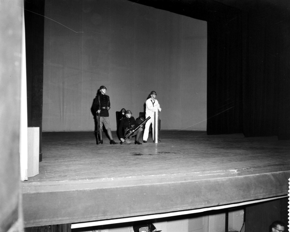 295-jarig bestaan van het Korps Mariniers in de Rotterdamse schouwburg, Bestanddeelnr 911-8343
