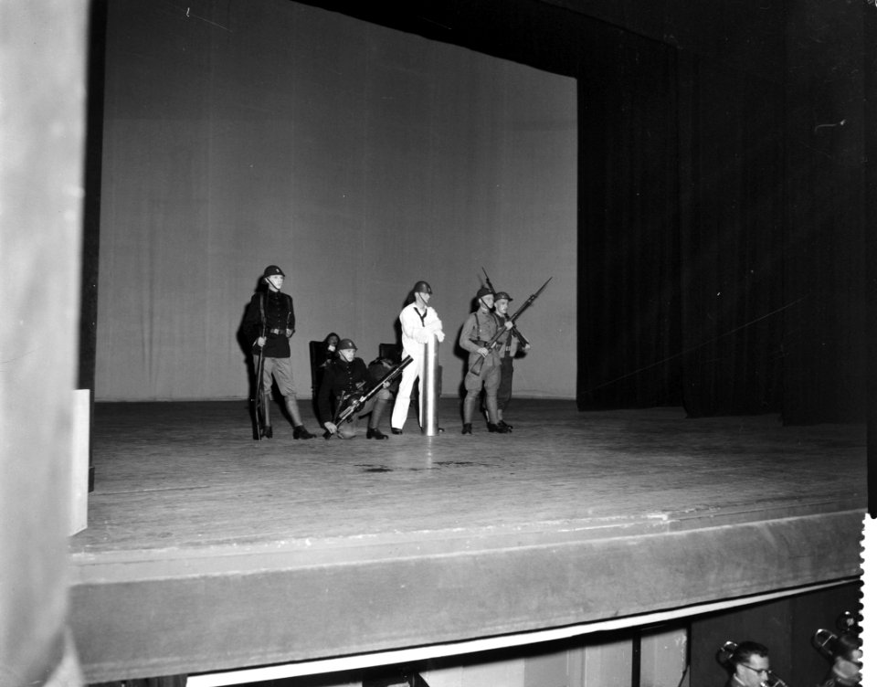 295-jarig bestaan van het Korps Mariniers in de Rotterdamse schouwburg, Bestanddeelnr 911-8339
