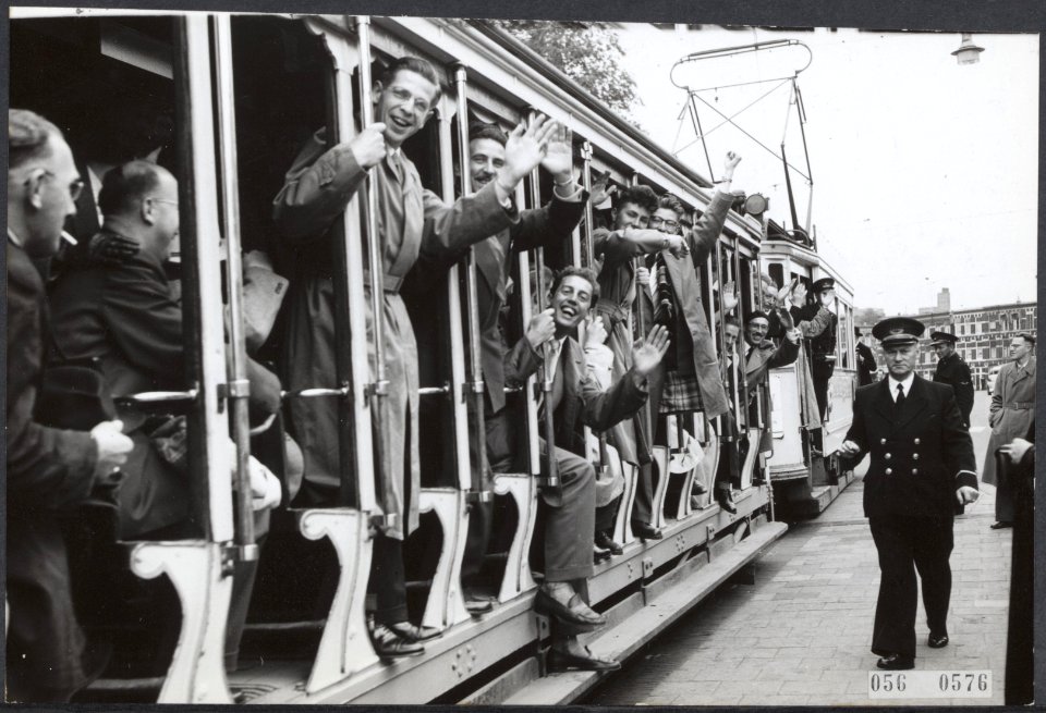 25 jaar Ned. Ver. van Belangstellenden in Spoor- en Tramwezen met ouderwetse ope, Bestanddeelnr 056-0576