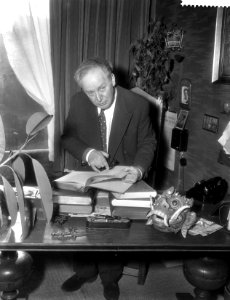 25 februari as hoopt Frits van Dijk zijn 40 jarig toneeljubileum te vieren, Bestanddeelnr 910-1677
