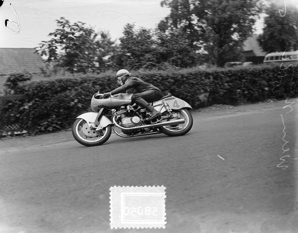 250cc klasse. Winnaar Werner Haas op NSU, Bestanddeelnr 905-8050