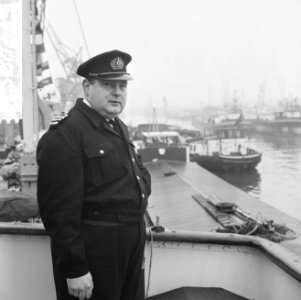 26000ste schip in haven van Rotterdam de Albion uit Harlingen Kapitein H Hilg, Bestanddeelnr 915-8827