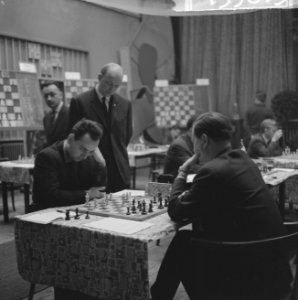 26e Hoogovenschaaktoernooi, 13e ronde, Bestanddeelnr 915-9813