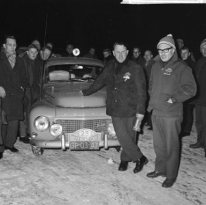 32e Rally Automobille Monte Carlo , de Nederlandse equipe Linschoten-Huisman bij, Bestanddeelnr 914-7296