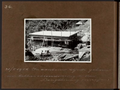 3151954. In aanbouw zijnde gebouw voor kalk- en chloordosering te Lau Bengklew, Bestanddeelnr 827 38