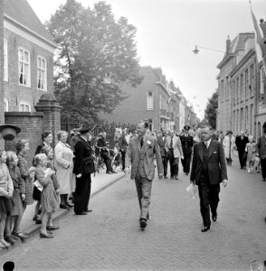 2e dag bezoek Prins Bernhard Gelderland naar raadhuis, Bestanddeelnr 905-7514
