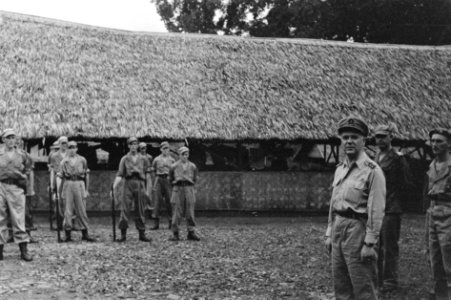 2e Infanterie Brigadegroep Generaal Kruls betreed het Prinses Marijkekamp bij, Bestanddeelnr 4314
