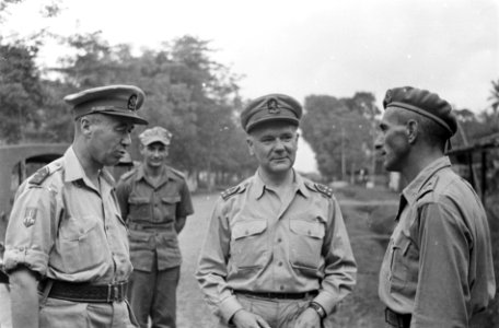 2e Infanterie Brigadegroep generaal Durst Britt, generaal Kruls en een luite, Bestanddeelnr 4332