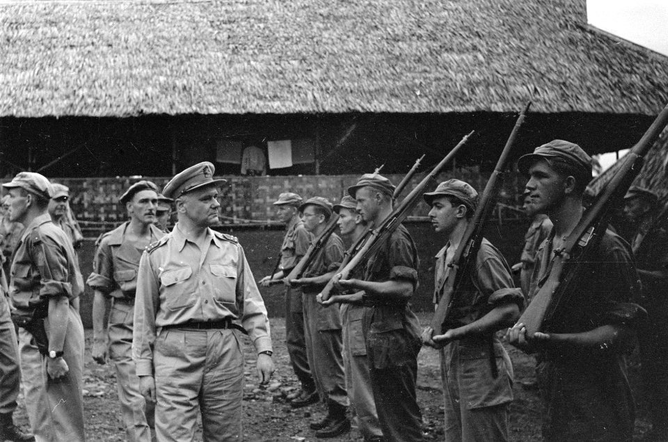 2e Infanterie Brigadegroep Generaal Kruls betreed het Prinses Marijkekamp bij, Bestanddeelnr 4312