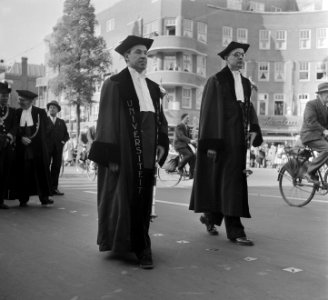 64 ste Lustrum Universiteit Amsterdam tocht door stad, Bestanddeelnr 905-1371