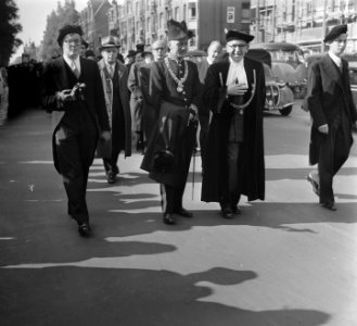 64 ste Lustrum Universiteit Amsterdam tocht door stad, Bestanddeelnr 905-1369