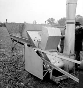 6x6 Inkuil- en hakselmachine Summ, goed beveiligd, doch zeer gevaarlijke invoero, Bestanddeelnr 256-0913