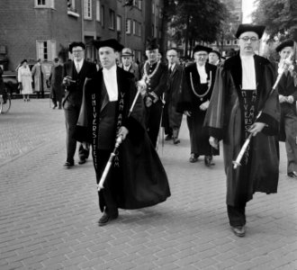 64 ste Lustrum Universiteit Amsterdam tocht door stad, Bestanddeelnr 905-1373