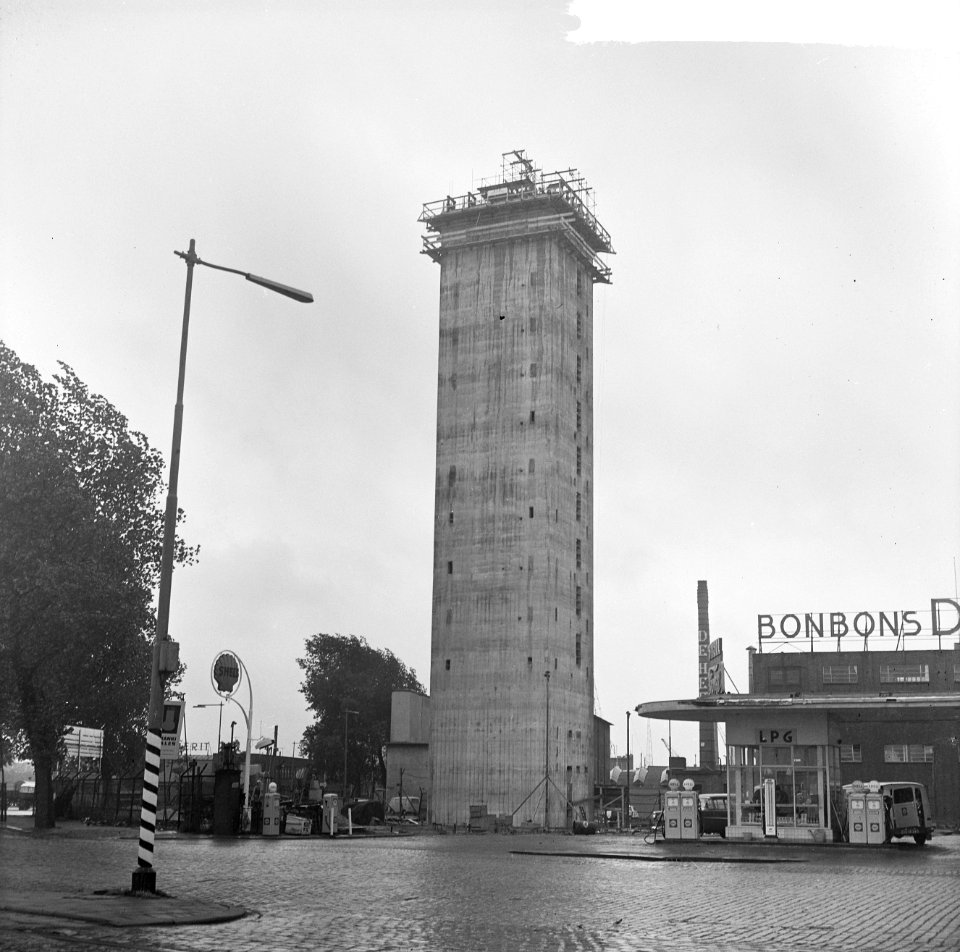 64 m hoge betonnen schacht aan marconiplein te Rotterdam, Bestanddeelnr 916-6269