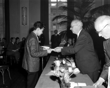 60 Jarig bestaan Koninklijke Nederlandse Korfbal Bond , gevierd in Carlton Hotel, Bestanddeelnr 915-1951 photo