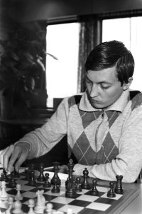 5e ronde IBM schaaktoernooi in Amsterdam 32a Karpov in actie, 33a, 34a Ho, Bestanddeelnr 931-4996