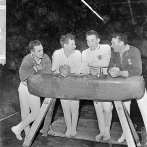 60 jaar Rotterdamse Turnbond v.l.n.r. Jaegers, N. Stewart (Engeland), A. Storhau, Bestanddeelnr 916-3526