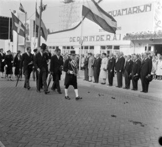 64 ste Lustrum Universiteit Amsterdam tocht door stad, Bestanddeelnr 905-1384