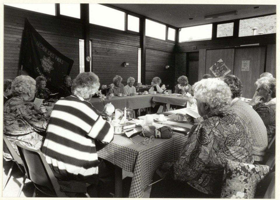 60+ club van het Leger des Heils. NL-HlmNHA 54031818