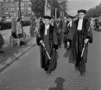 64 ste Lustrum Universiteit Amsterdam tocht door stad, Bestanddeelnr 905-1381