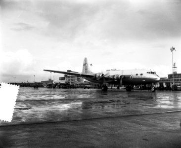 75 ton zware Armagnaz vliegtuig op Schiphol (Sageta), Bestanddeelnr 907-3548