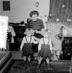 8 november siamese tweeling Folkje en Tjitske de Vries, Bestanddeelnr 907-4143