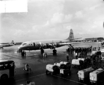 75 ton zware Armagnaz vliegtuig op Schiphol (Sageta), Bestanddeelnr 907-3544