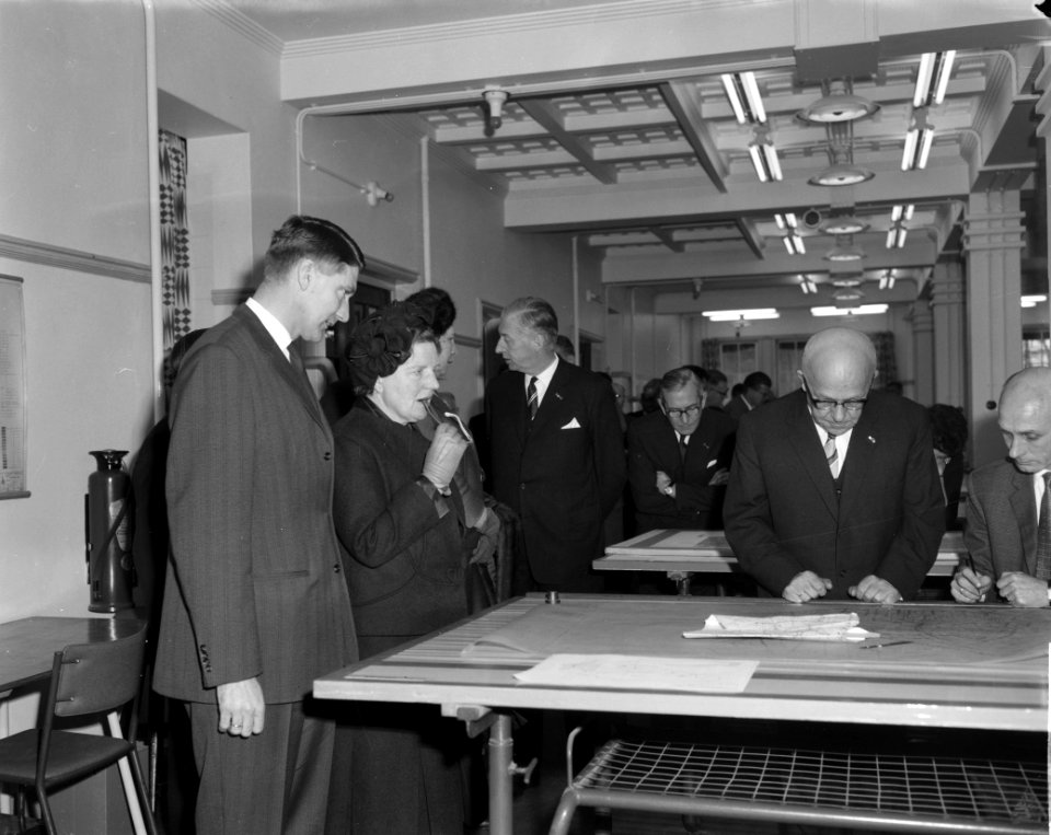 75 Jarig bestaan Nederlandse Heide Maatschappij , koningin Juliana tijdens de ro, Bestanddeelnr 914-7687