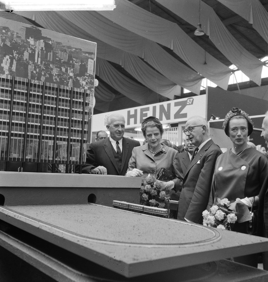 79ste Damesbeurs open, Bestanddeelnr 912-9907