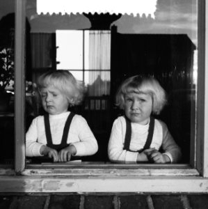 8 november siamese tweeling Folkje en Tjitske de Vries links Folkje, Bestanddeelnr 934-5712