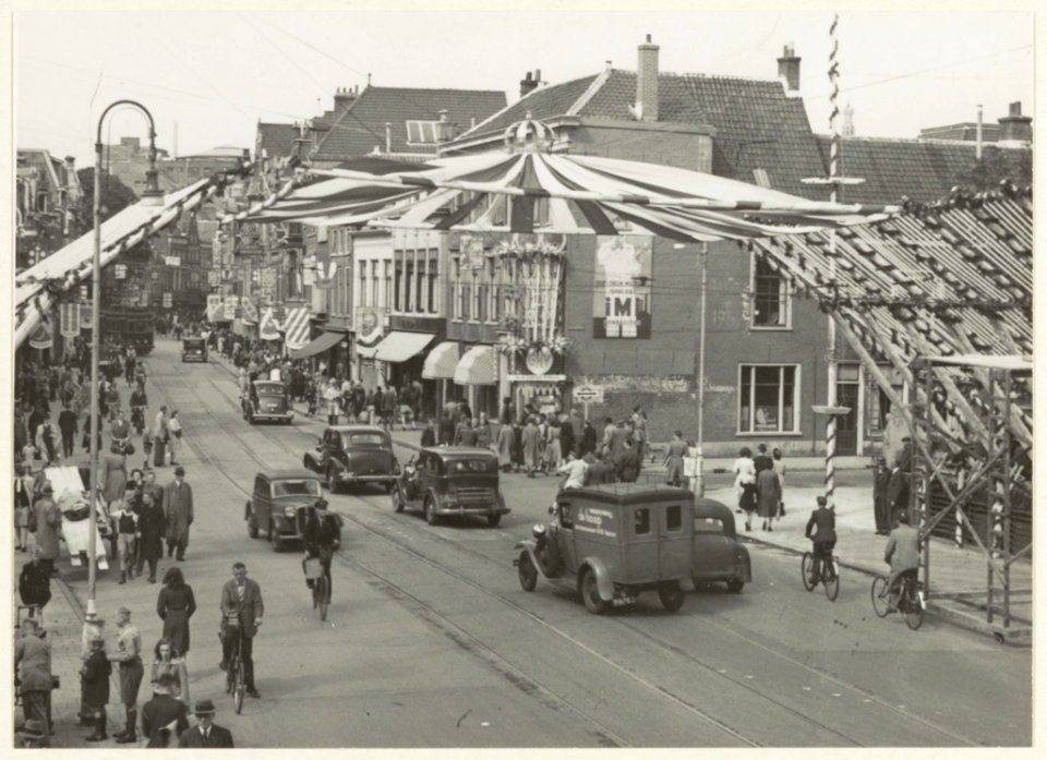 700- jaar Haarlem de versierde Houtbrug en de Grote Houtstraat