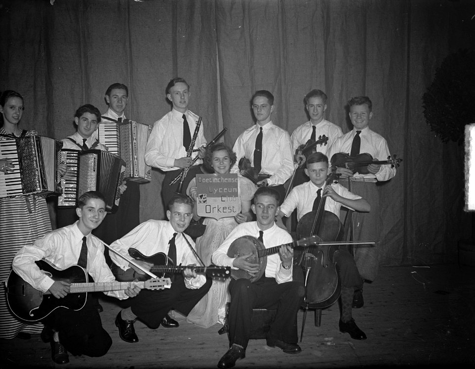 70 Jaar bestaan Lyceum Doetinchem. Toneel, Bestanddeelnr 903-2353