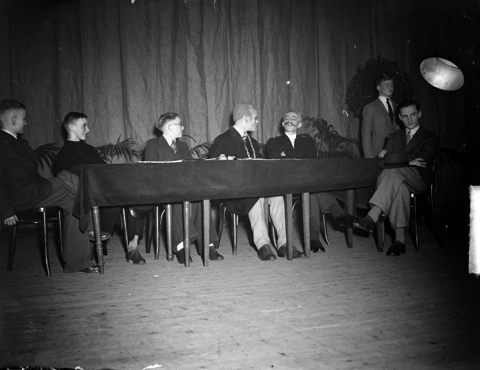 70 Jaar bestaan Lyceum Doetinchem. Toneel, Bestanddeelnr 903-2355
