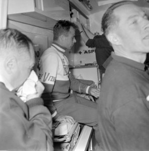 51ste Tour de France 1964, een gewonde en huilende Cees Haast, Bestanddeelnr 916-5743