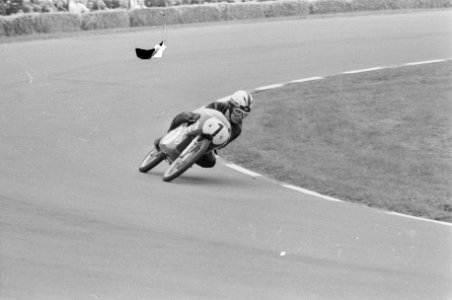 50cc race. Angel Nieto (winnaar), Bestanddeelnr 924-6817