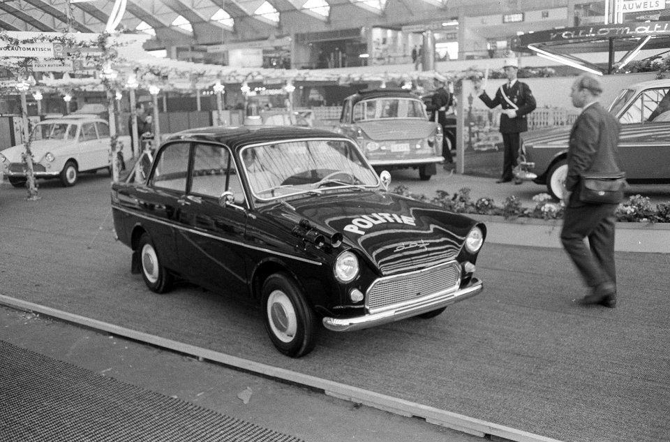 46e Personen automobieltentoonstelling in RAI, nr 14 DAF politiewagen, Bestanddeelnr 914-7917