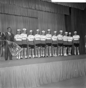 51ste Tour de France 1964, presentie televizierploeg in Palais du Sport in Renn�, Bestanddeelnr 916-5747