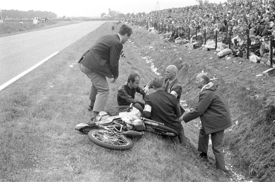 50cc race. Nico Polane is gevallen, Bestanddeelnr 924-6812