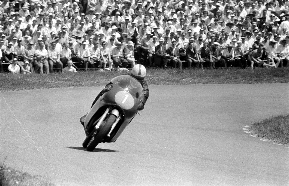 500cc John Surtees (voor zijn val), Bestanddeelnr 911-3657