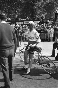 51ste Tour de France 1964 Cees Haast na finish Amiens, Bestanddeelnr 916-5822