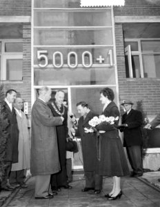 5000ste woning na oorlog te Leeuwarden gereed gekomen, Bestanddeelnr 910-8445