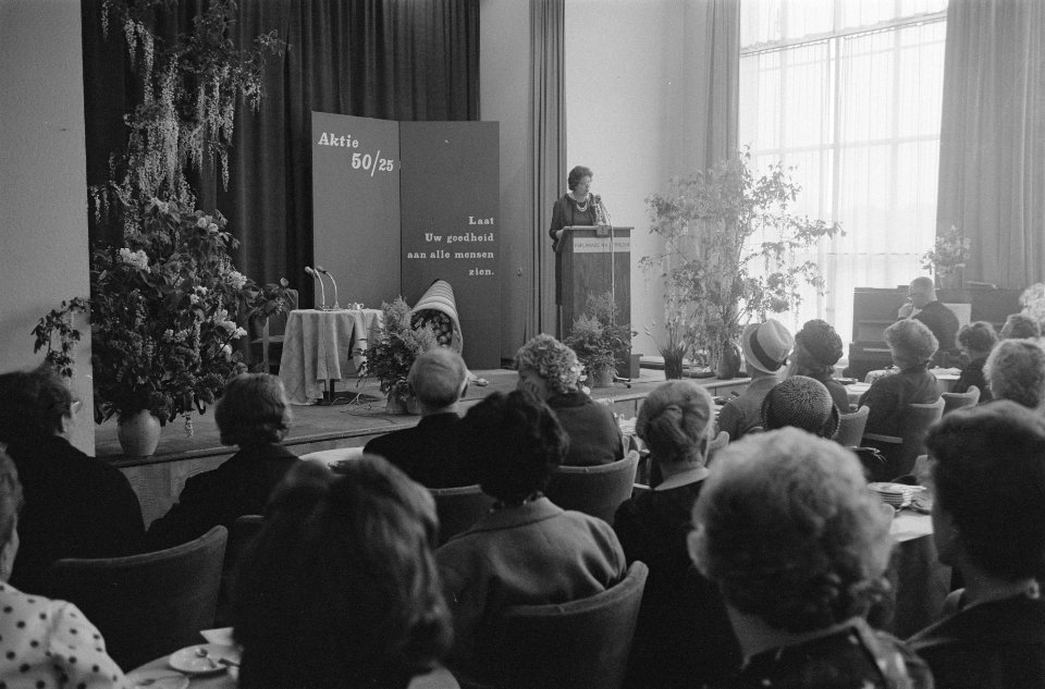 50 Jarig jubileum Unie Nederlands Katholieke Vrouwenbeweging in Esplanad te Ut, Bestanddeelnr 915-2056