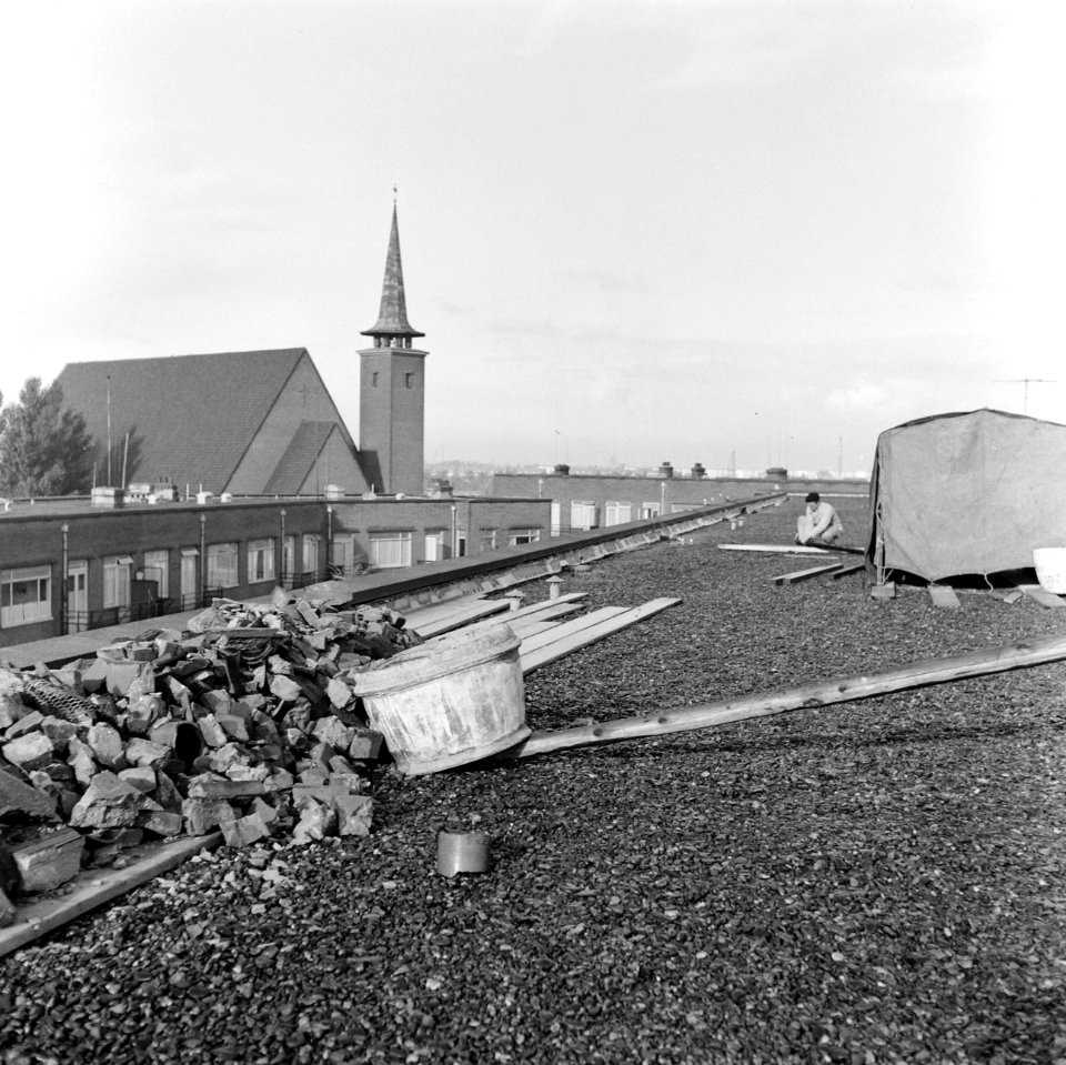 6.1x6.2 Hijsinrichting op bouwwerk (ton als tegengewicht), Bestanddeelnr 256-0992
