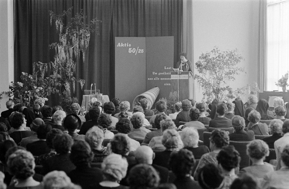 50 Jarig jubileum Unie Nederlands Katholieke Vrouwenbeweging in Esplanad te Ut, Bestanddeelnr 915-2054
