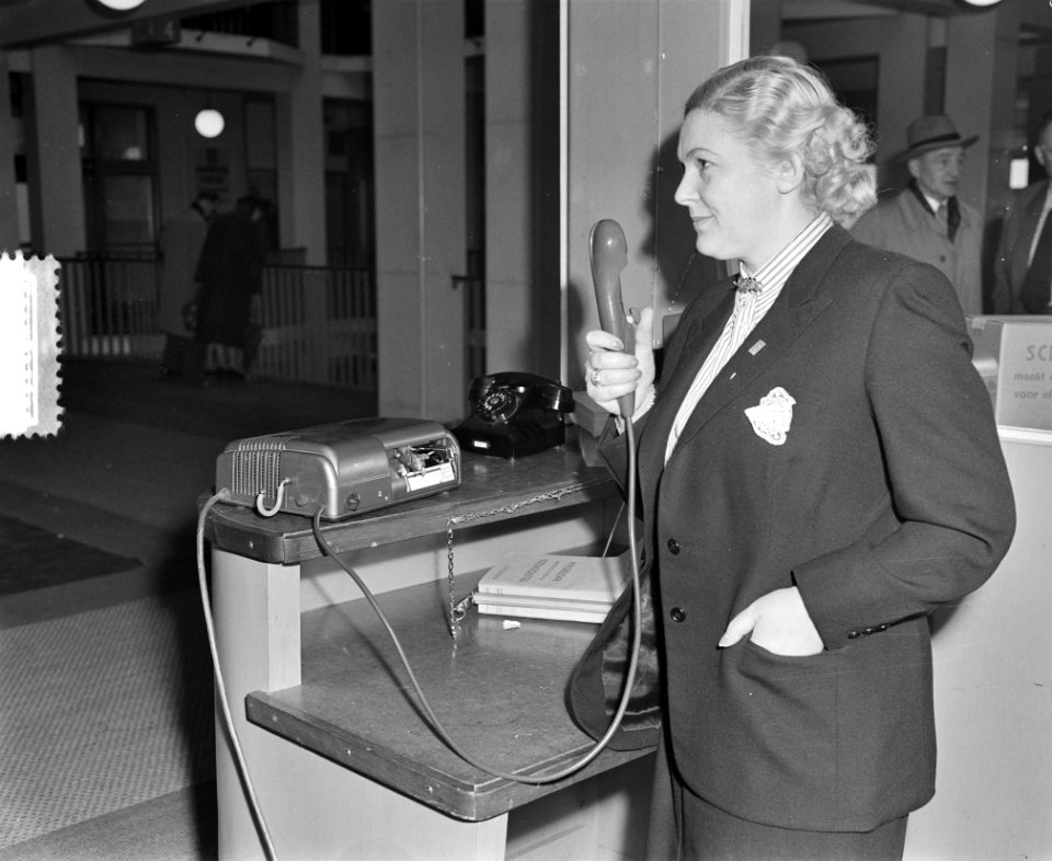 58 ste (voorjaars)beurs te Utrecht dictafoon, Bestanddeelnr 905-0231