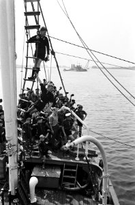 50 jaar zeeverkenners de Dunnewold Vinkings uit Amsterdam een groep feestvierend, Bestanddeelnr 916-4789