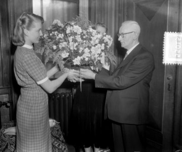 50 jarig jubileum J. de Boer bij Nederlandse Handels Maatschapij, Bestanddeelnr 905-5015 photo